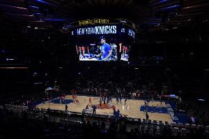 詹姆斯：尼克斯在圣城会有客场优势 因为那里什么都没有&只能打球