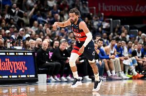 乔·约翰逊：奇才有特雷·杨+浓眉+迪班萨 他们明年将进季后赛