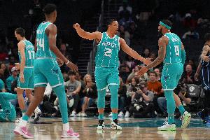 今晚蜘蛛NBA直播_免费高清无插件观看