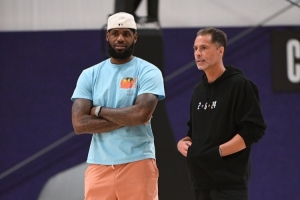 黑白篮球nba_在线直播_免费高清观看_进球集锦