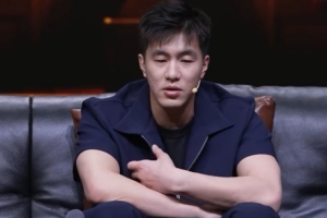 郭艾伦谈男篮生死战：VS手是谁不太重要 首先你上场要解放自己在线直播_免费高清直播