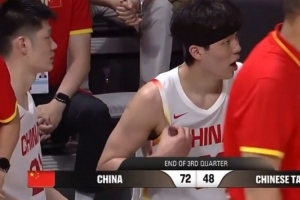郭艾伦：杨瀚森真学到约基奇的传球了？杨健：人家空切的可是穆雷-5o
