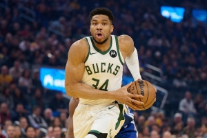 字母哥：NBA没人能一vs一防住我 他们通常得用3个人来防直播_在线观看_免费录像回放_赛事前瞻