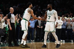 01NBA手机_高清直播_无插件在线观看